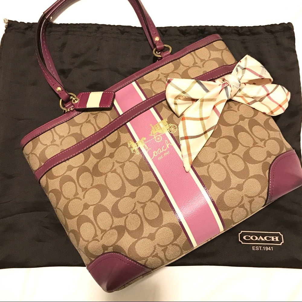 HP👑 Authentic Coach Tote Medium w/Matching Ribbon